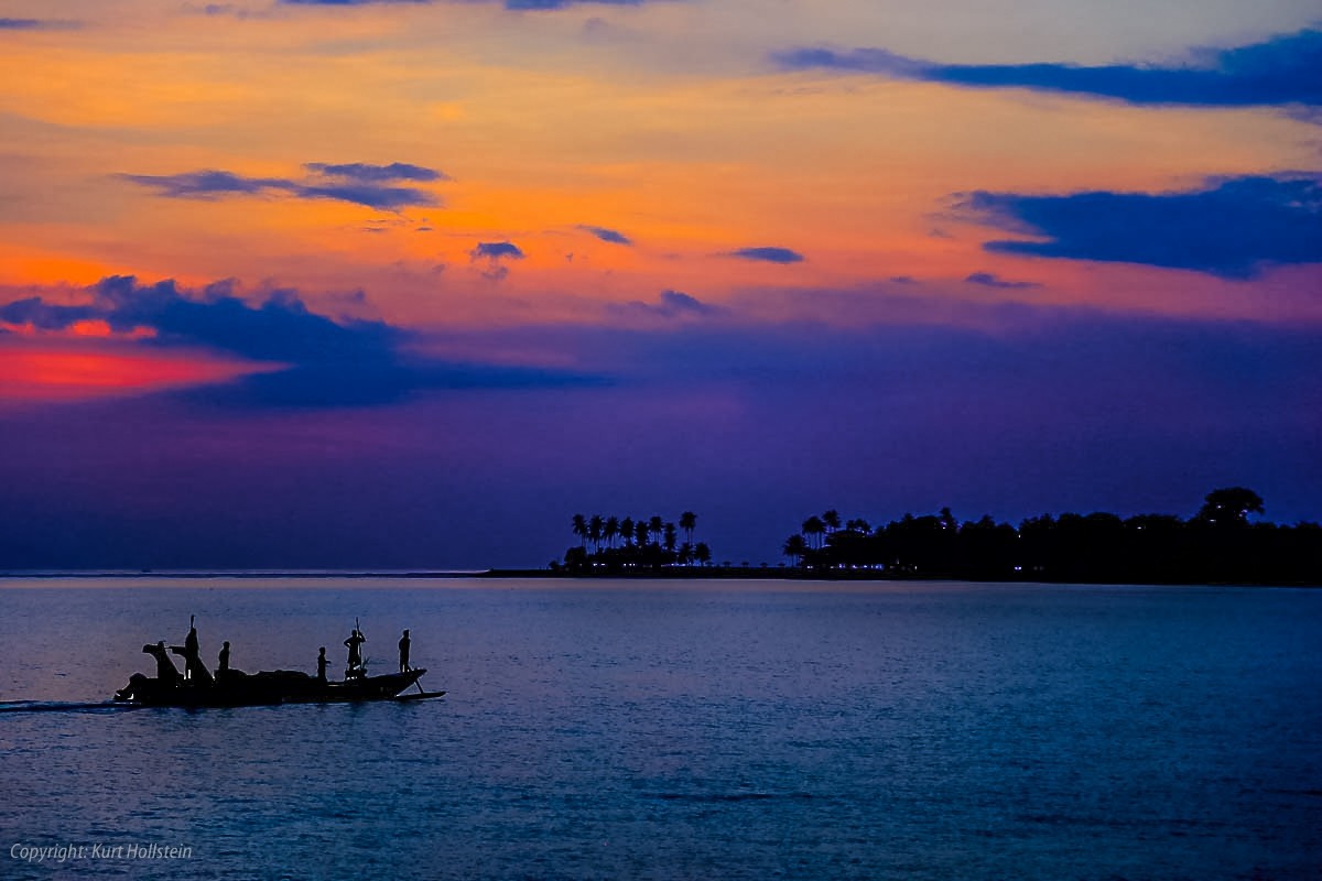 Nach dem Sonnenuntergang in Senggigi (Lombok, Indonesien).