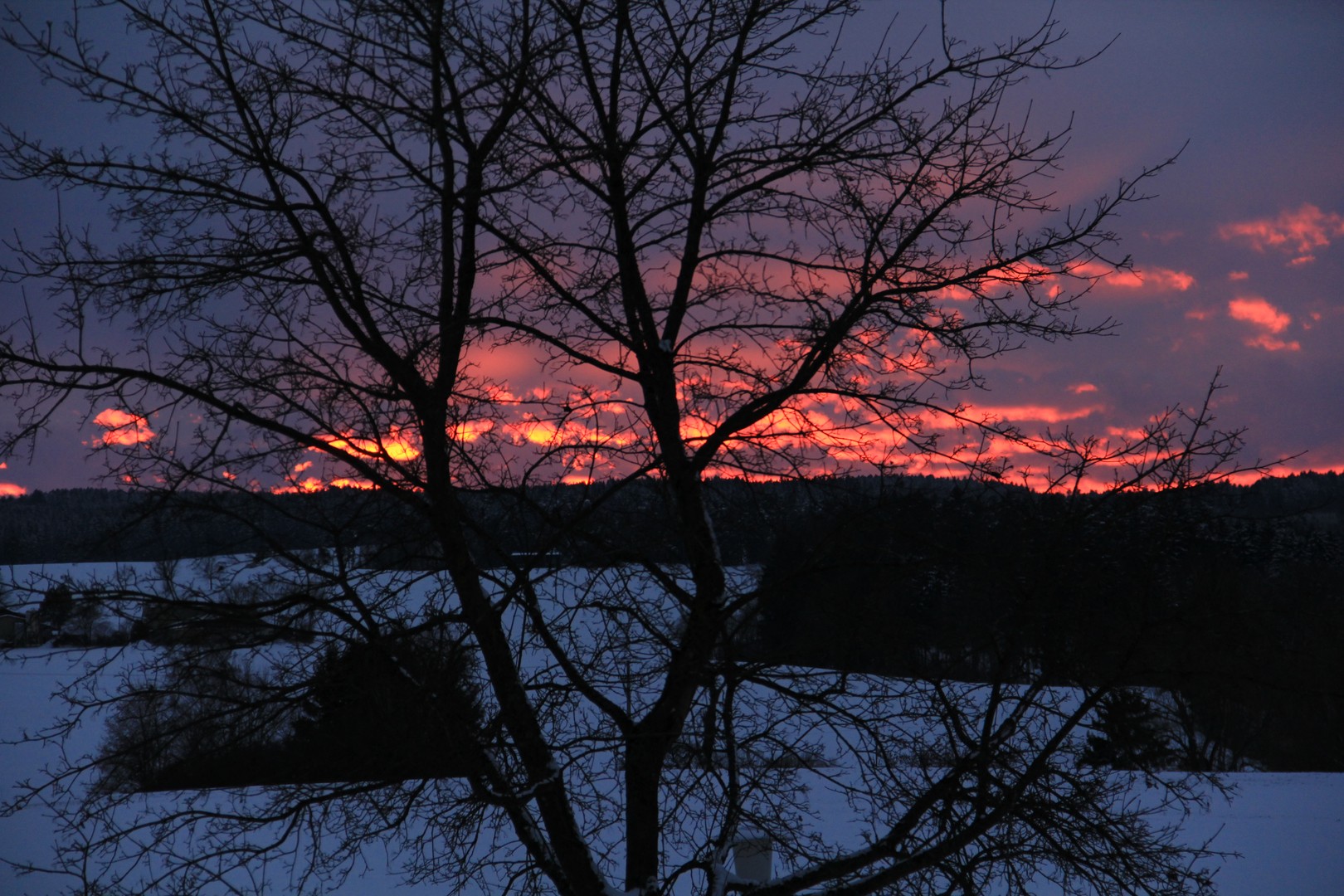 Abendhimmel und glühende Wolken