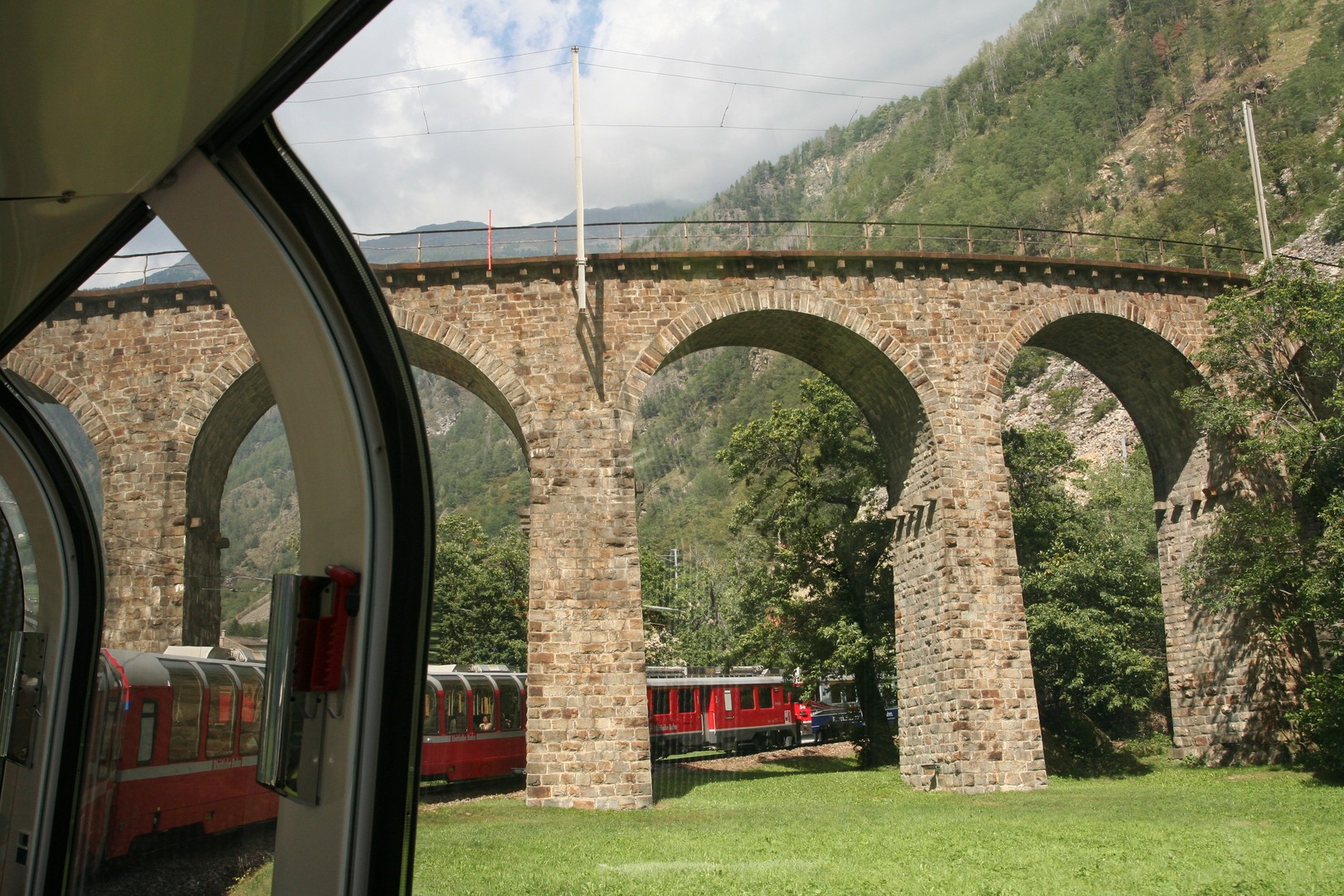 Mit dem Bernina-Express in die Kurve