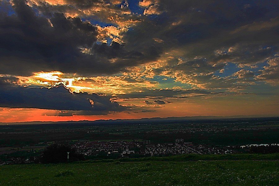 hinter den Wolken liegt das Licht