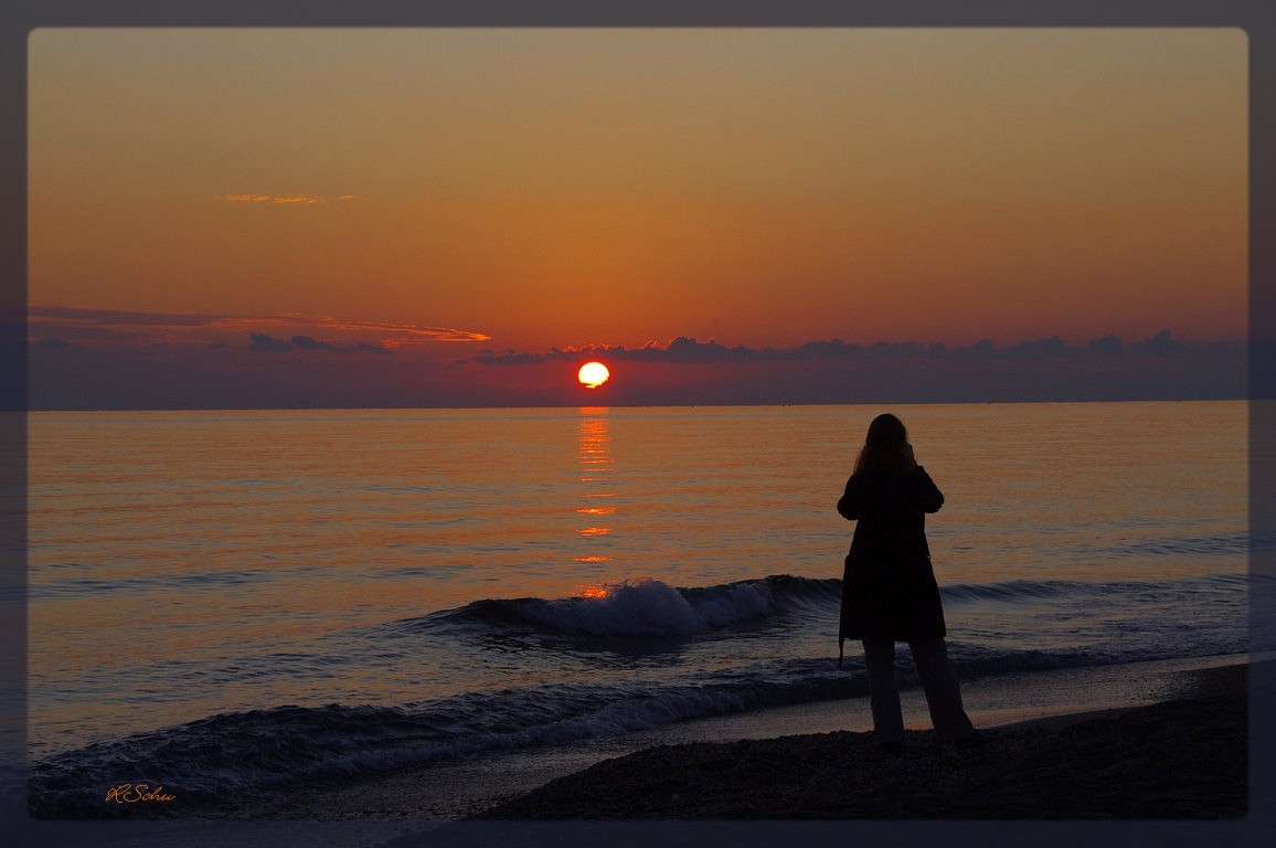 Die Sonne versinkt im Meer