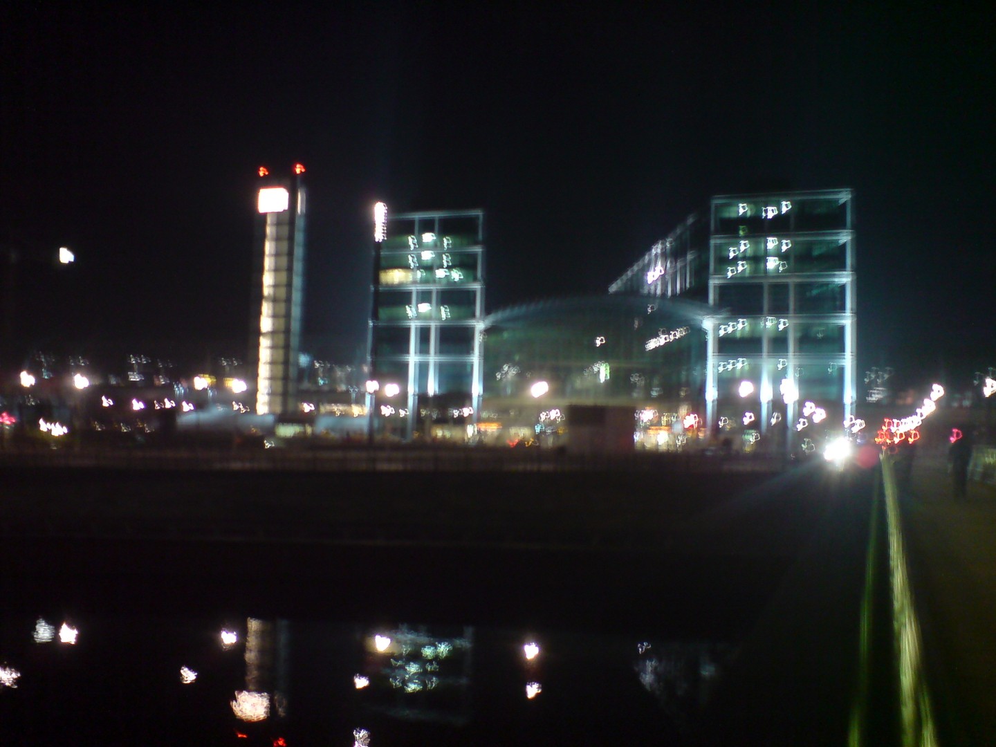 Berlin Hauptbahnhof bei Nacht