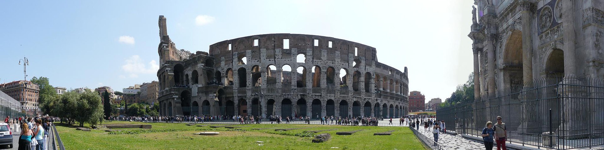 Panoramica del Coliseo desde el arco de Trajano