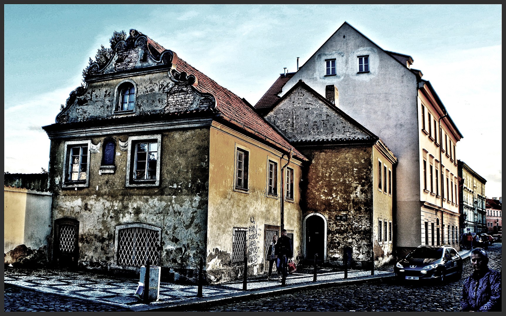 HOUSES IN PRAGUE.