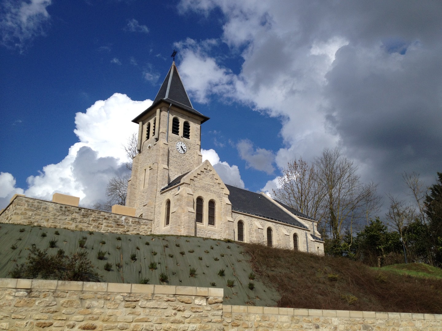 Eglise du village de Neuville sur Aillette, dans l'Aisne _ France