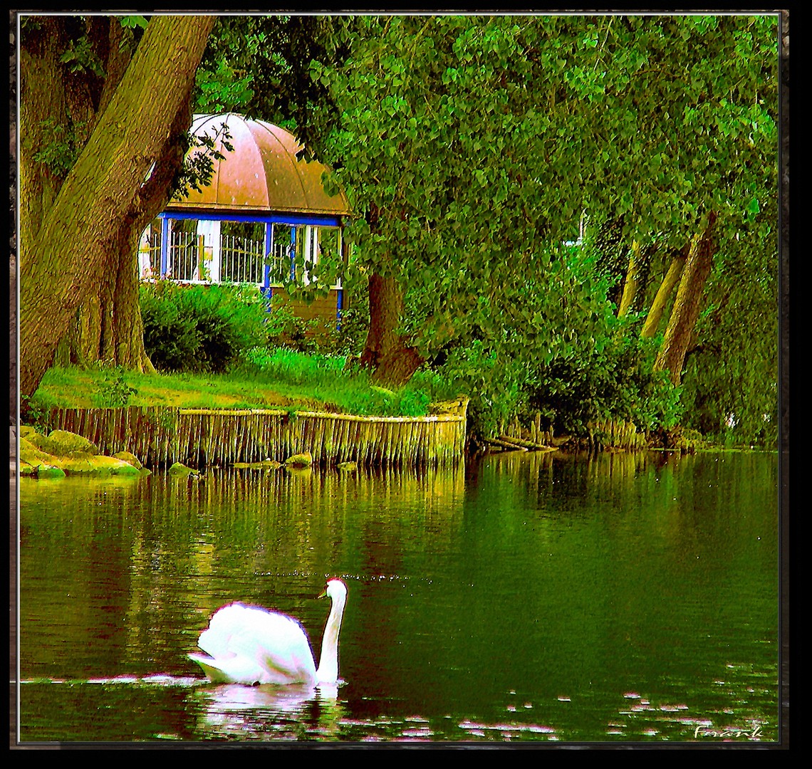 Pavillon mit Schwan