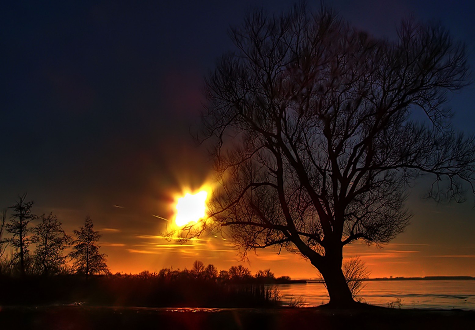 Abends am See