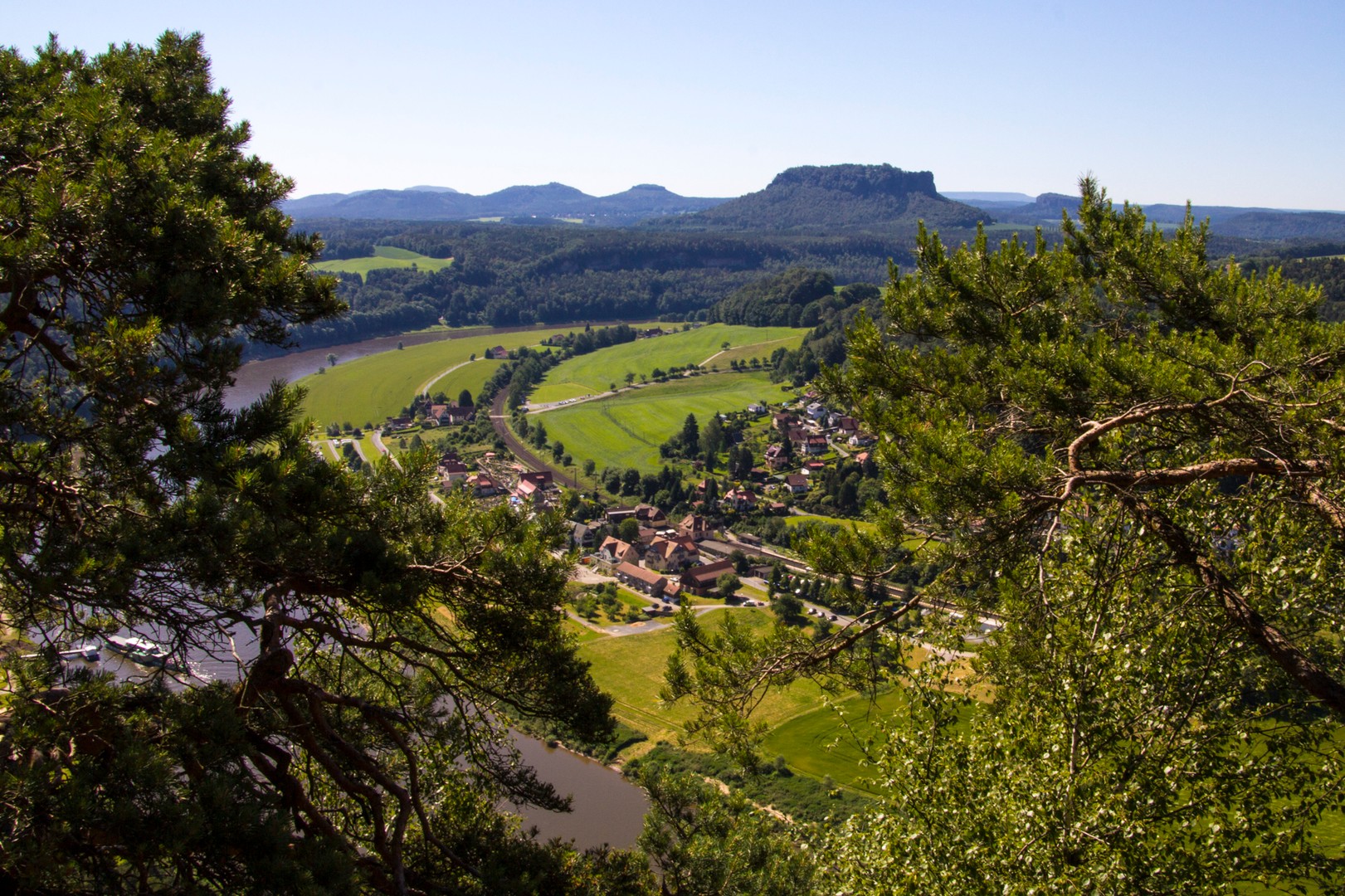 Blick von der Bastei nach Rathen