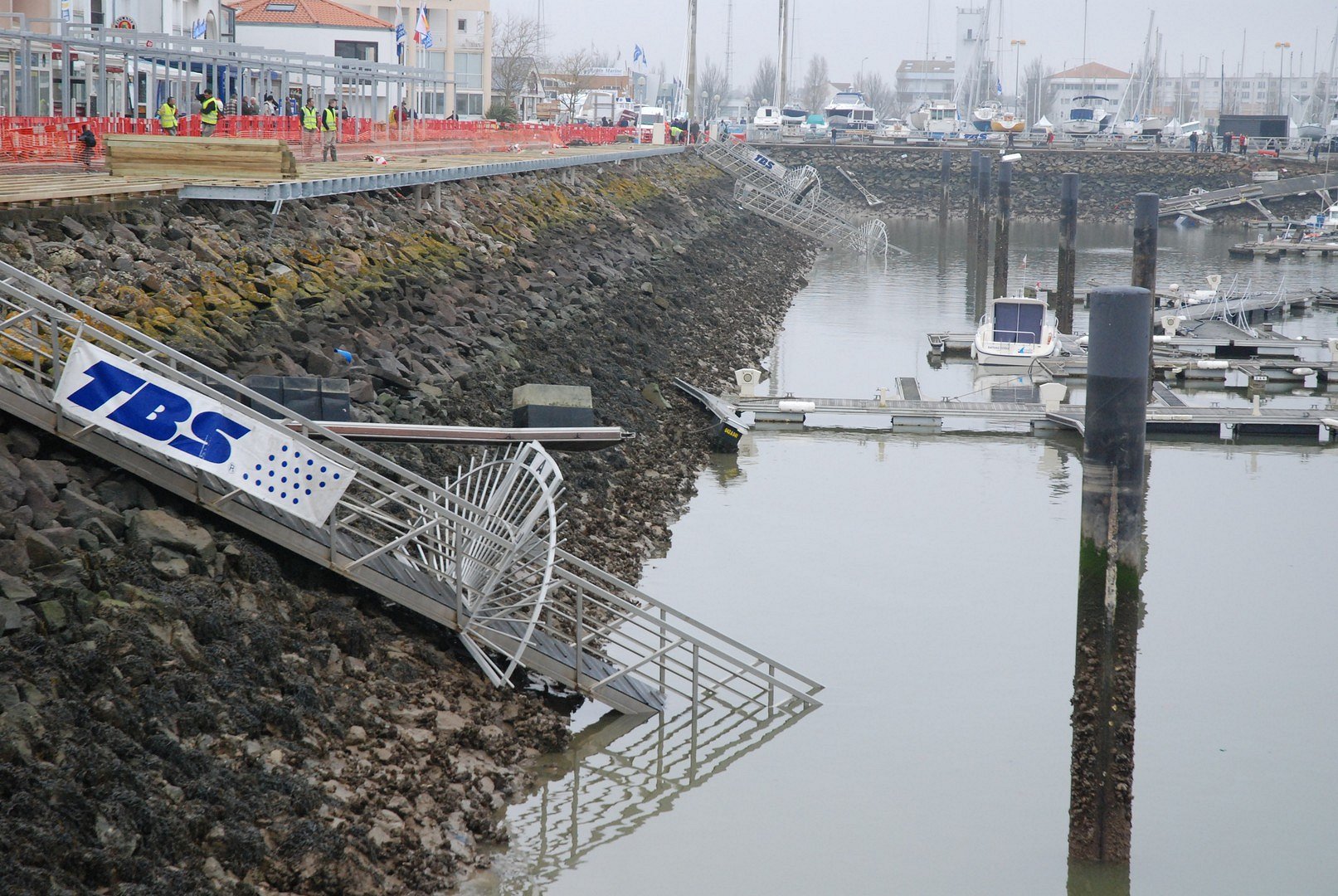 Rampe d'accès aux pontons