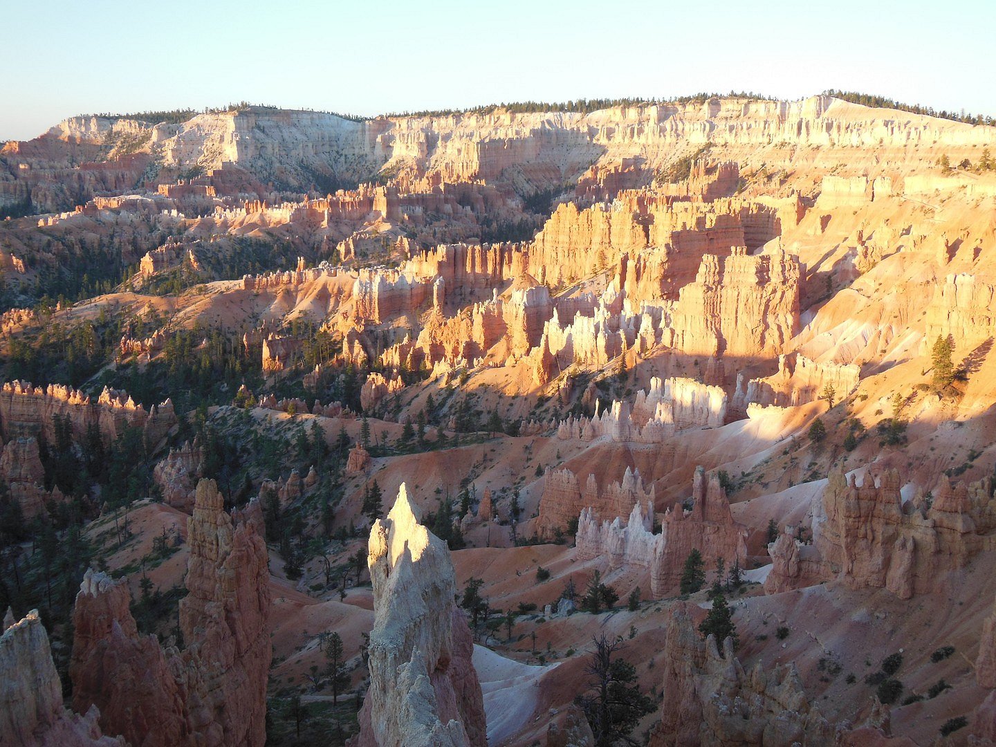 Lever de soleil sur Brice Canyon