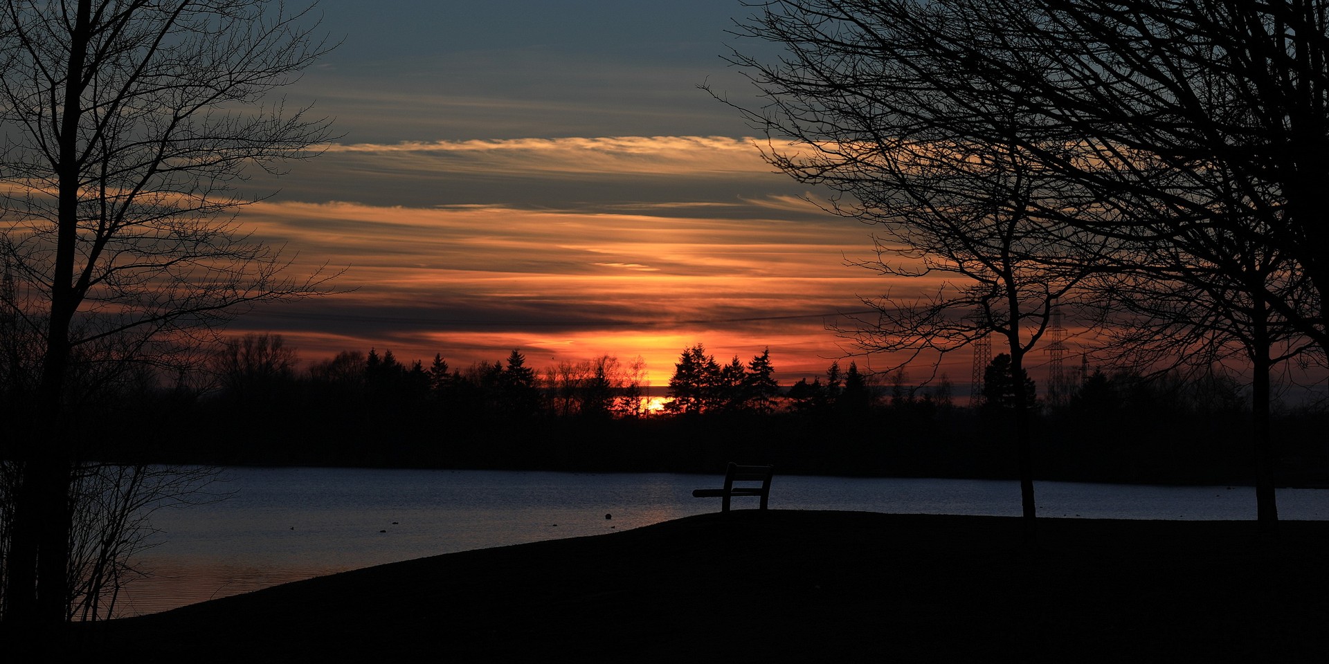 der See im letzten Abendlicht