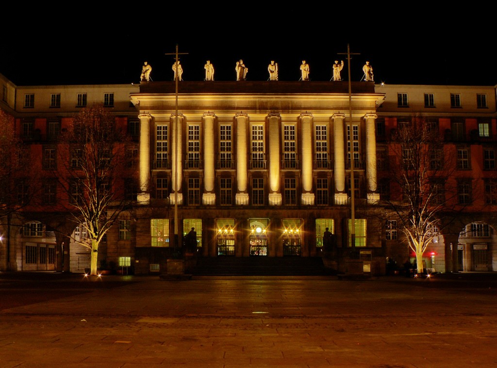 Rathaus Wuppertal bei Nacht