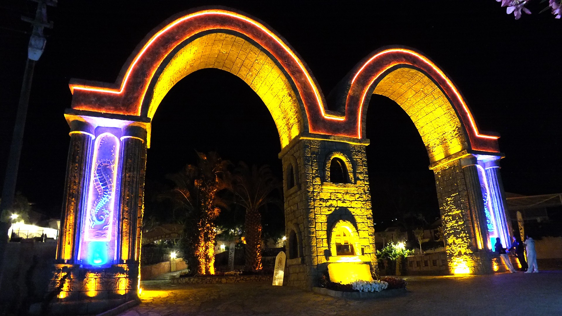 arches illuminées