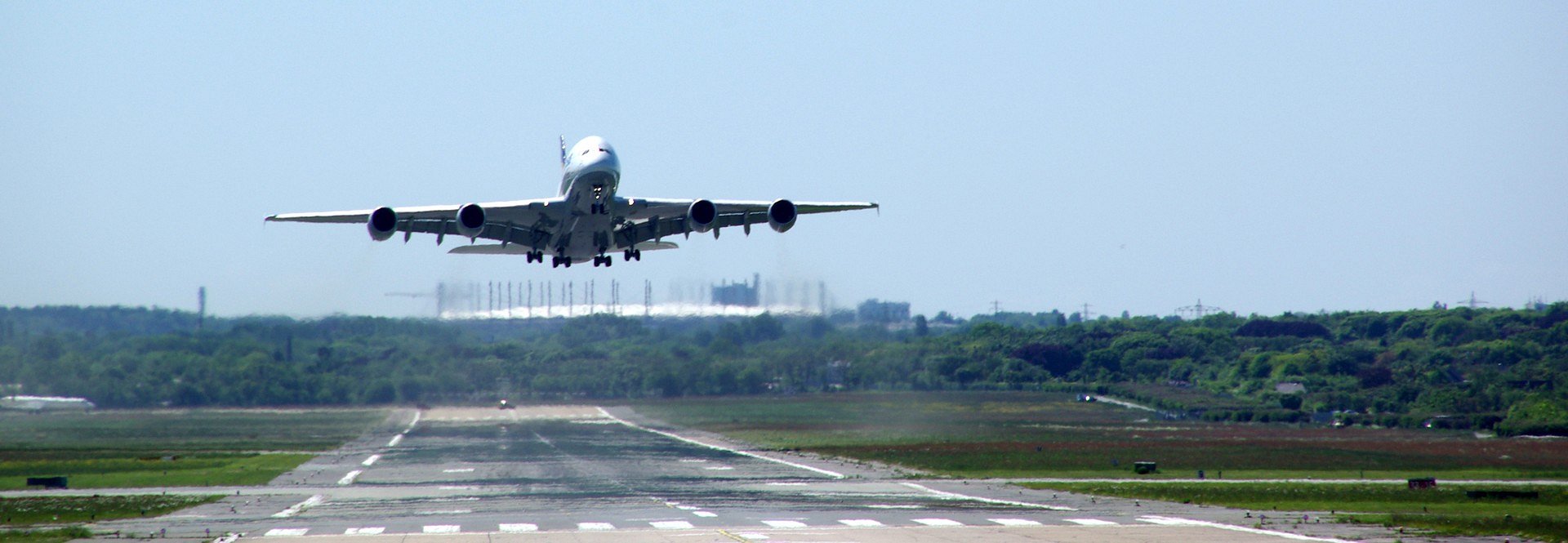 A 380 verlässt HH