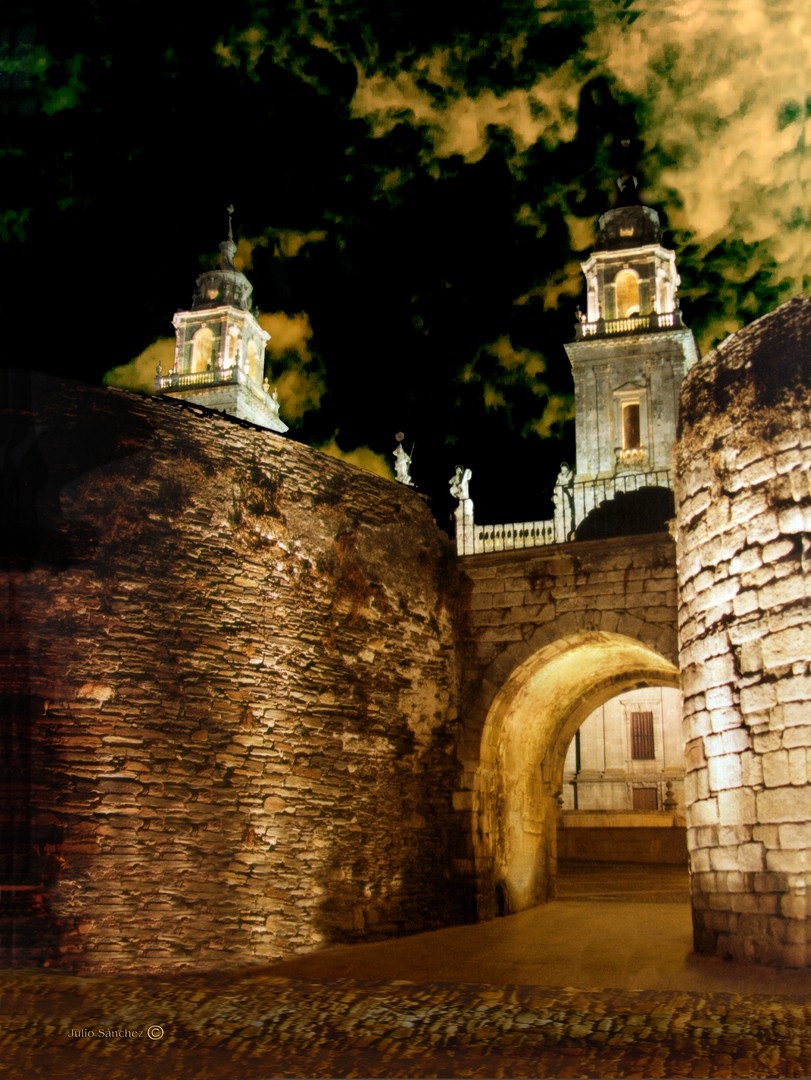 Muralla y Catedral