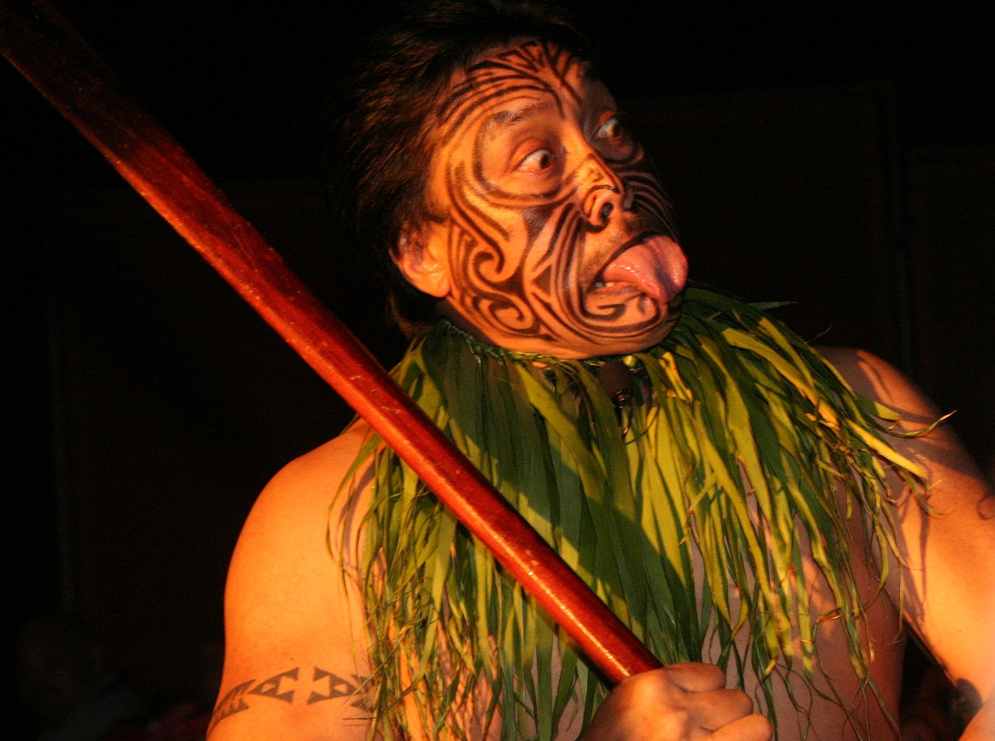 Maori-Tänzer (2) bei einem Luau auf Kauai/Hawaii