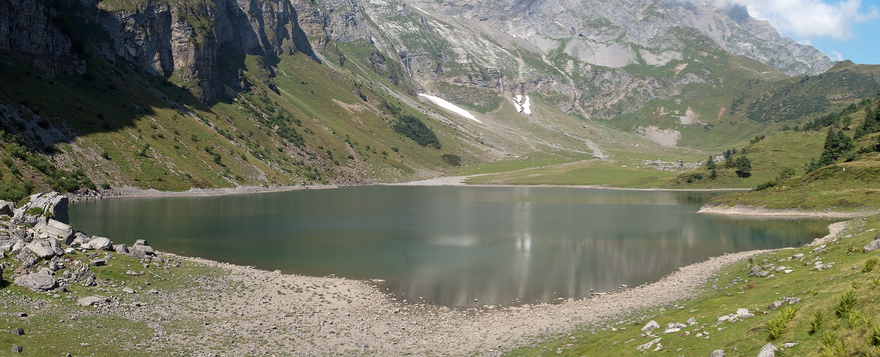 Berge und Wolken