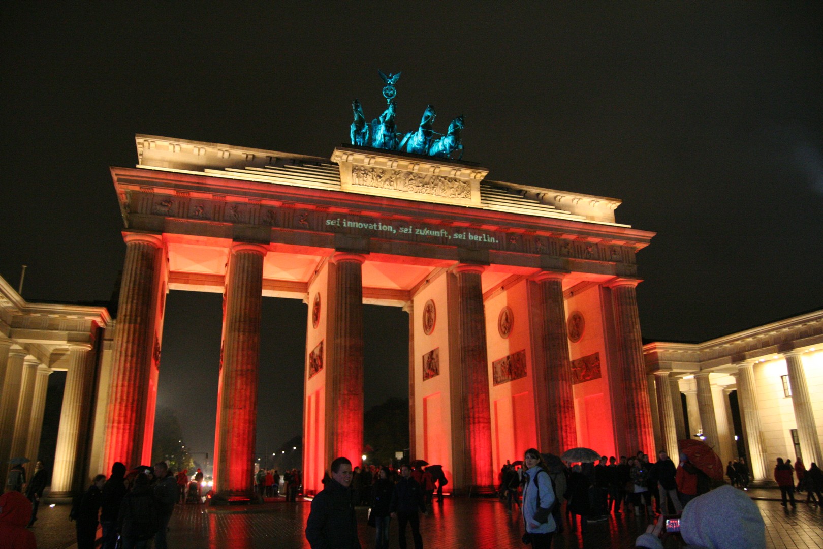 Brandenburger Tor im Regen beim "Festival of Lights"