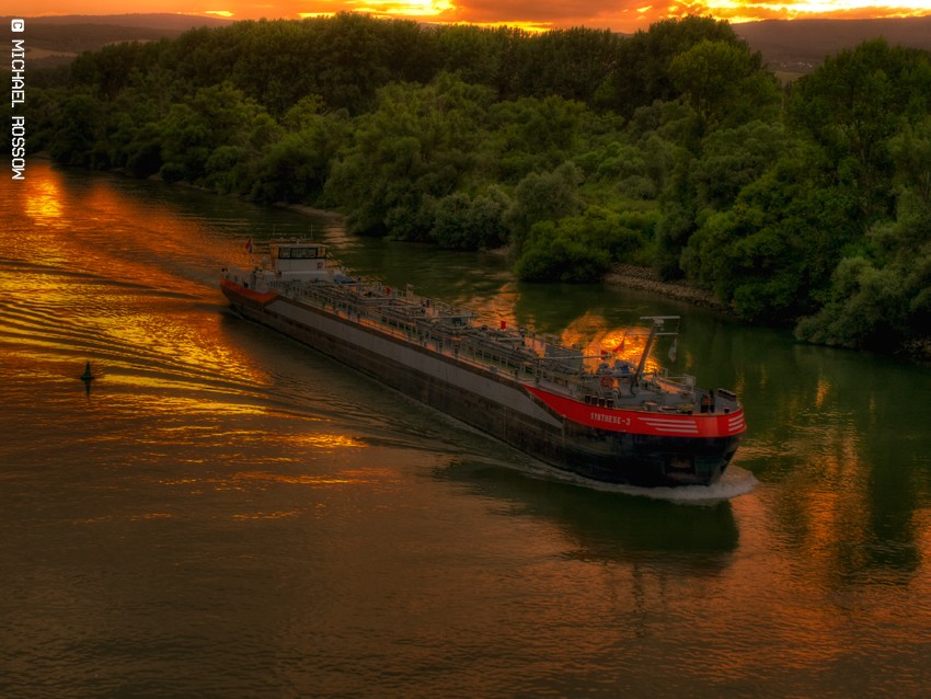 Sonnenuntergang auf dem Rhein